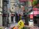  lampadaires et enseignes de magasins